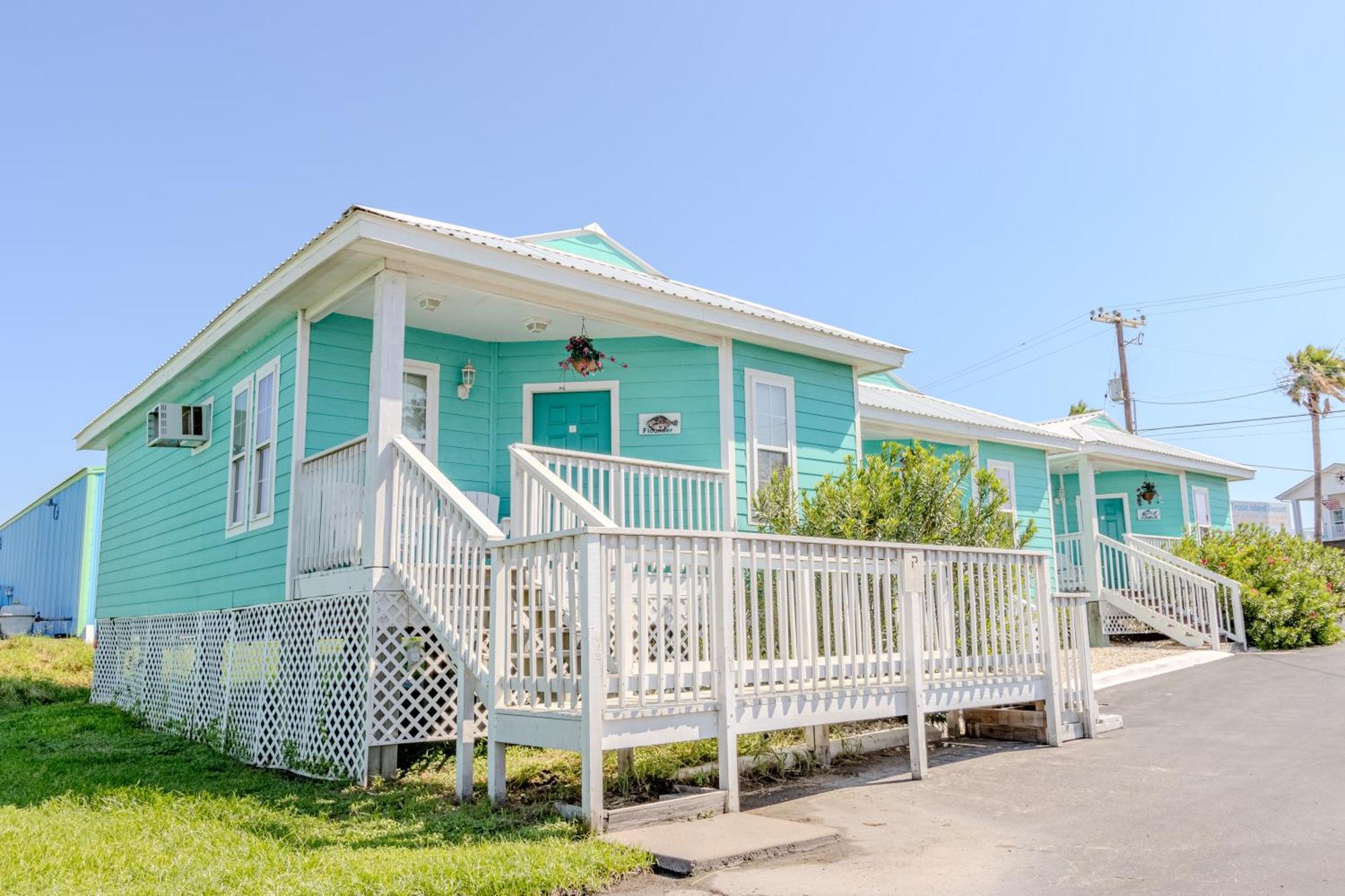 Shark Reef Resort Motel & Cottages Порт-Аранзас Экстерьер фото
