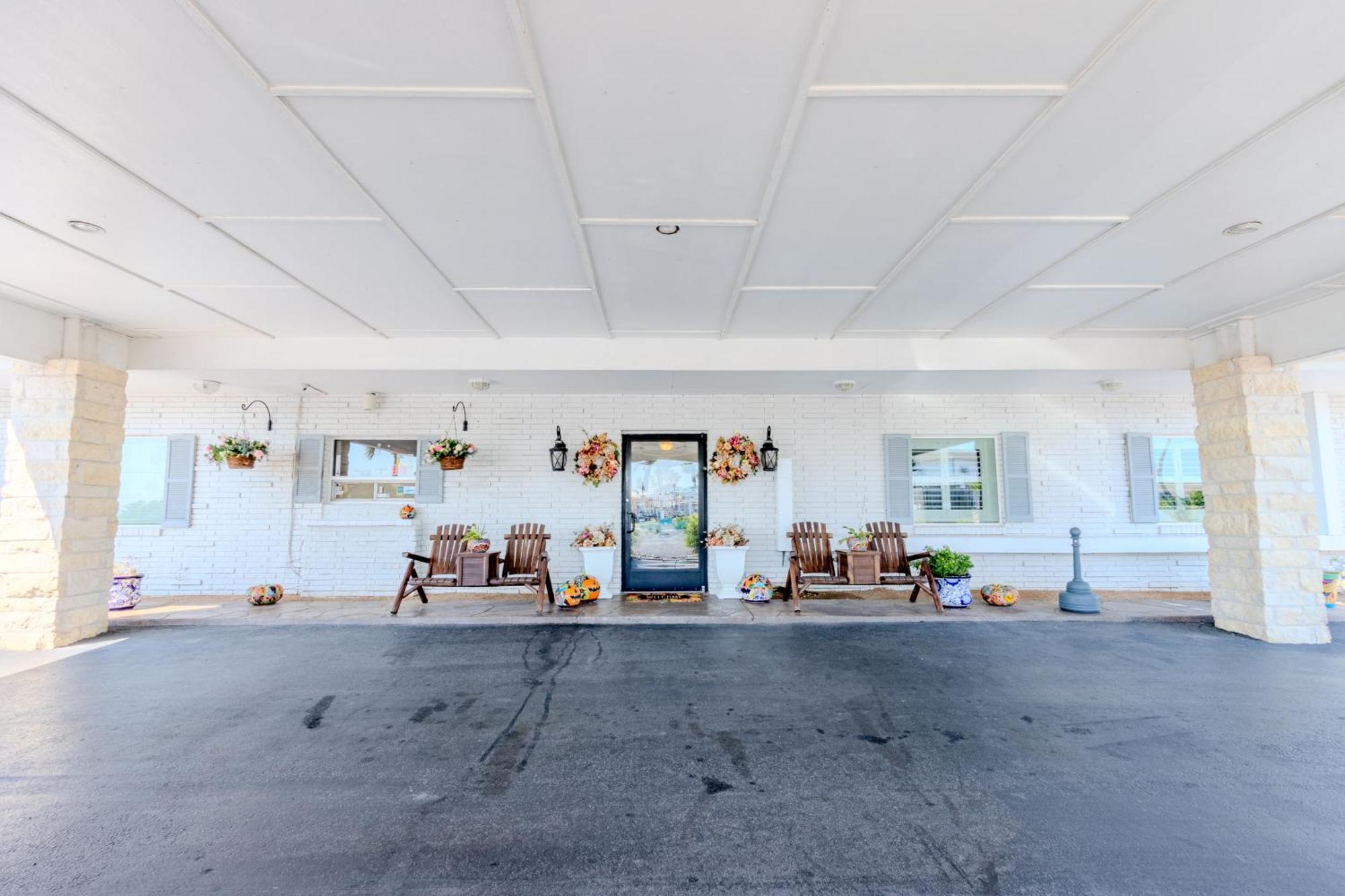Shark Reef Resort Motel & Cottages Порт-Аранзас Экстерьер фото