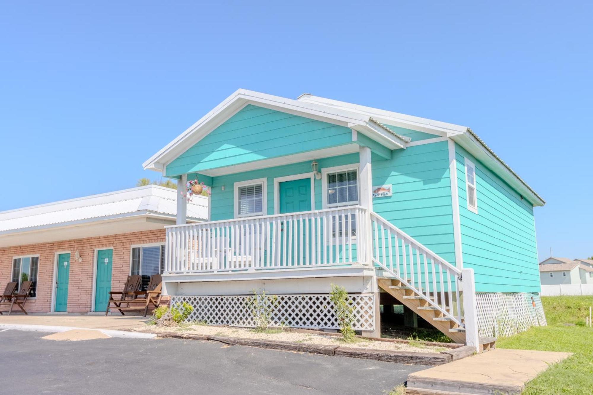 Shark Reef Resort Motel & Cottages Порт-Аранзас Экстерьер фото